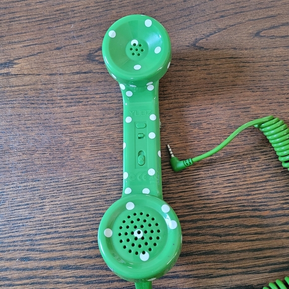 Chocolate Rain Retro Phone Headset 3.5MM Cell phone, IPad, Computer Headset - Picture 2 of 7